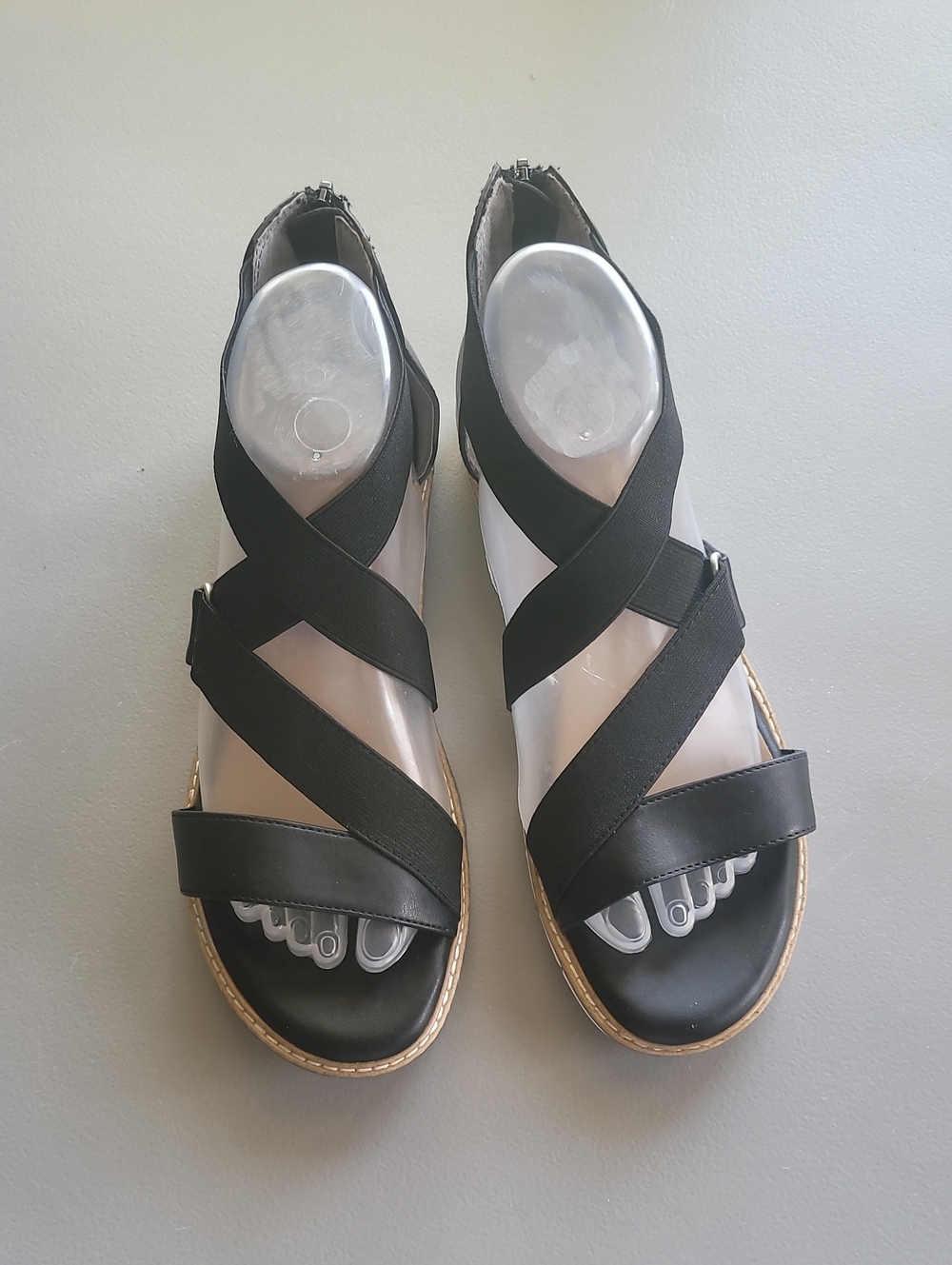 Me Too Women’s Black Strappy Comfort Sandals 8.5